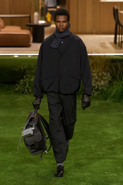 Look 76